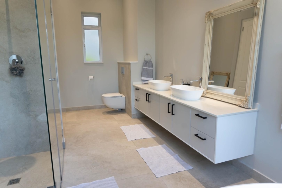 5 Bedroom Property for Sale in Val De Vie Estate Western Cape